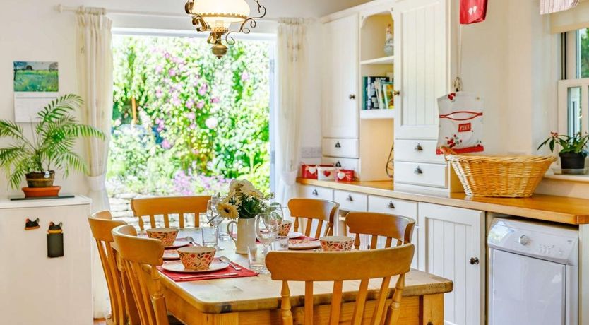 Photo of 2 Bed in Sway