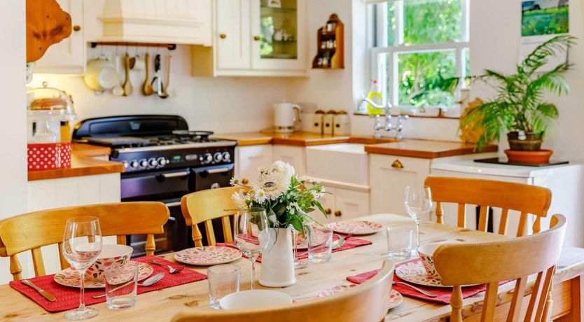 Photo of 2 Bed in Sway