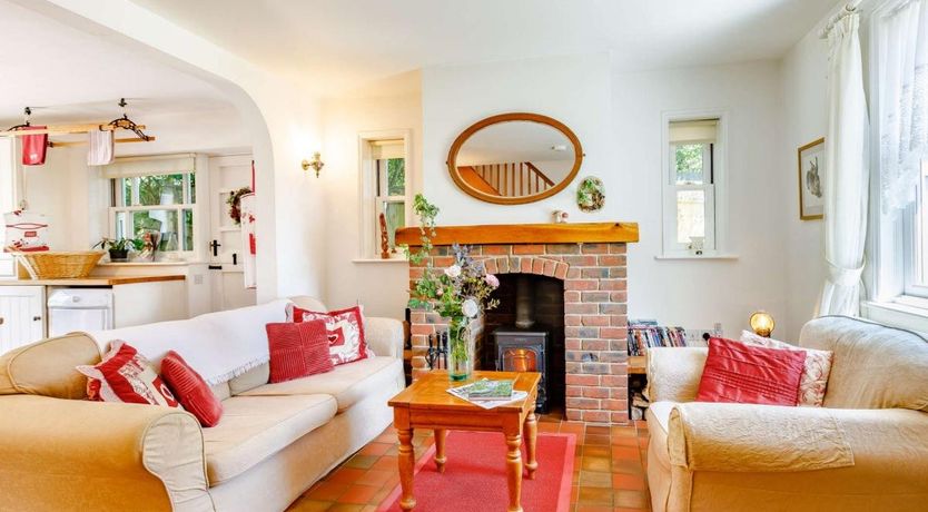 Photo of 2 Bed in Sway