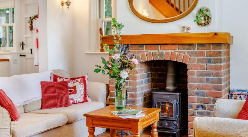 Photo of 2 Bed in Sway