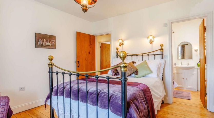 Photo of 2 Bed in Sway