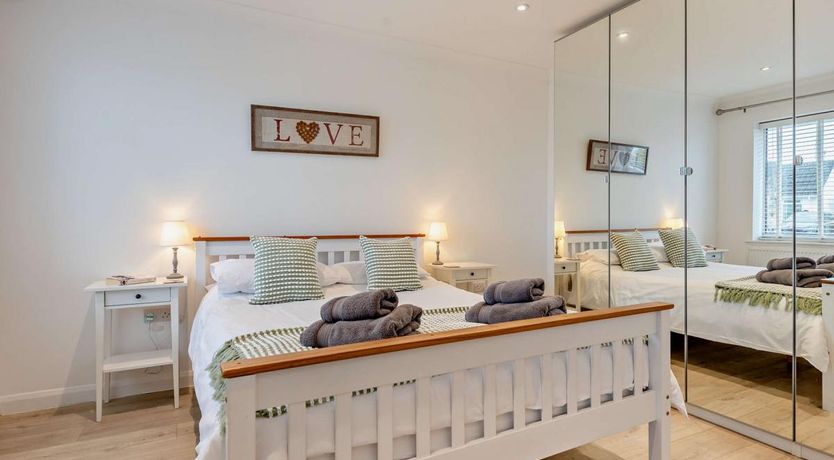 Photo of 3 Bed in Mudeford