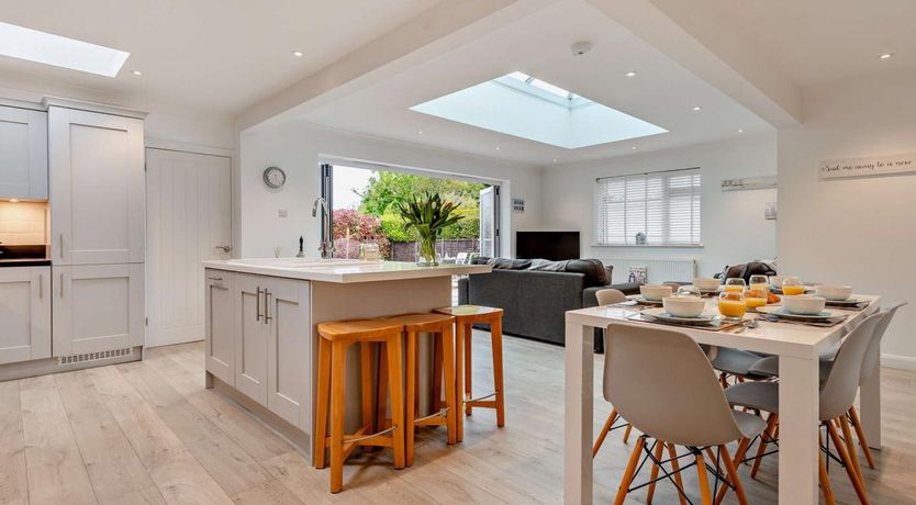 Photo of 3 Bed in Mudeford