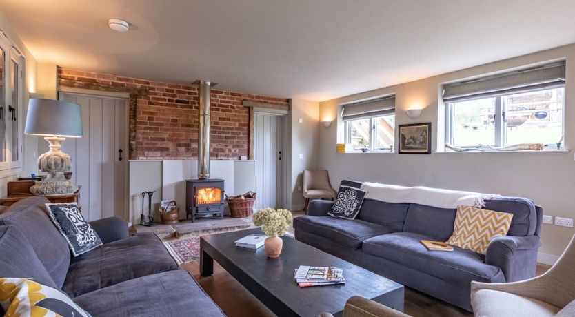 Photo of 6 Bed in Ludlow