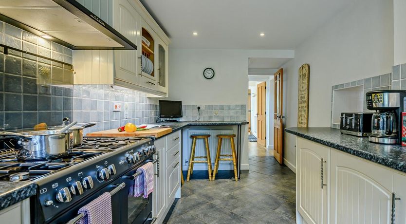 Photo of 4 Bed in Sway