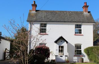 in Lymington (NFL73) Holiday Cottage