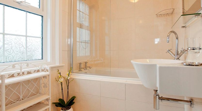 Photo of 3 Bed in Lymington
