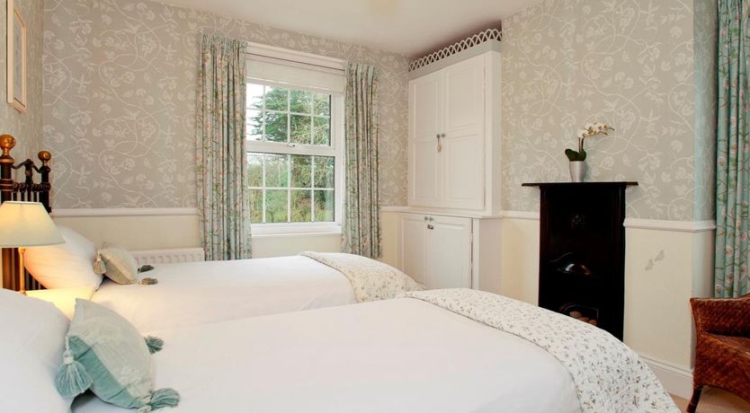 Photo of 3 Bed in Lymington