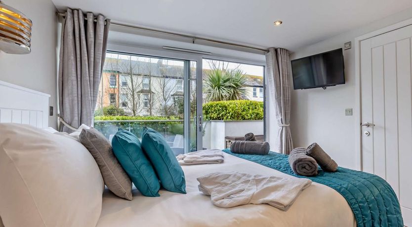 Photo of 2 Bed in Westward Ho