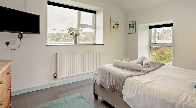 Photo of 1 Bed in Penzance