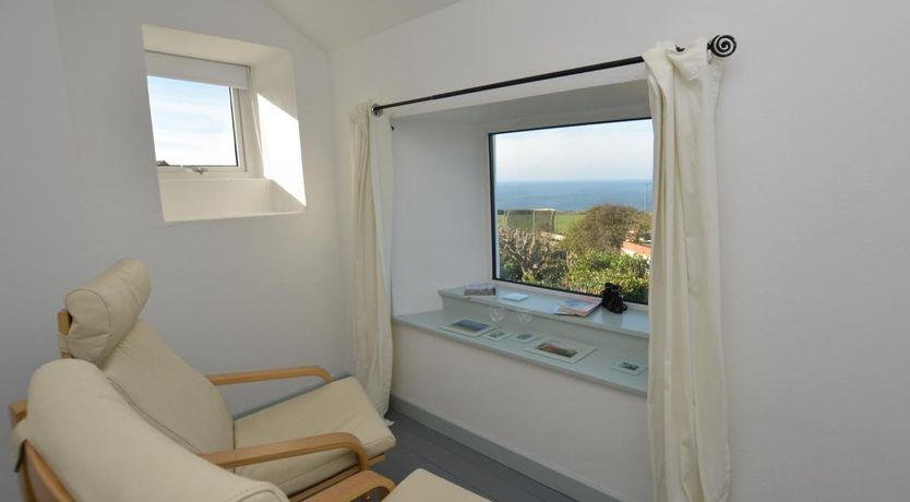 Photo of 1 Bed in Pendeen