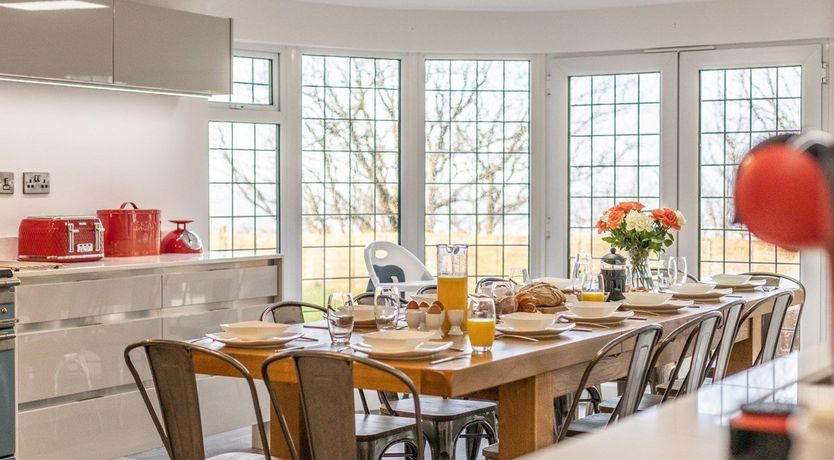 Photo of 6 Bed in Northam