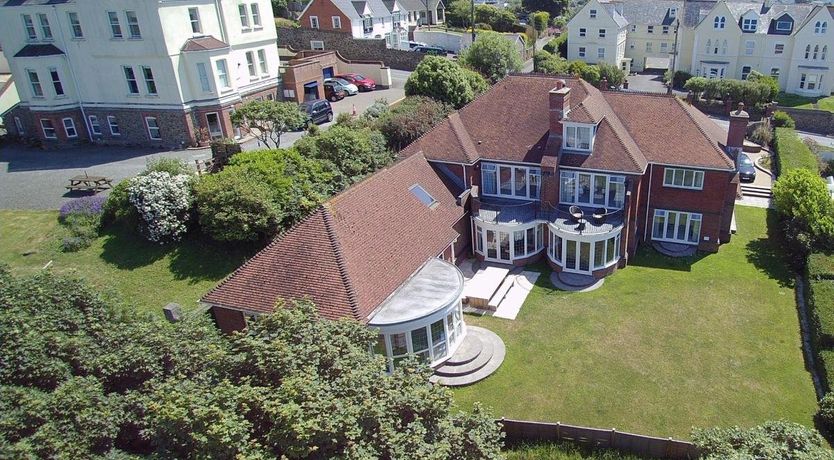 Photo of 6 Bed in Northam