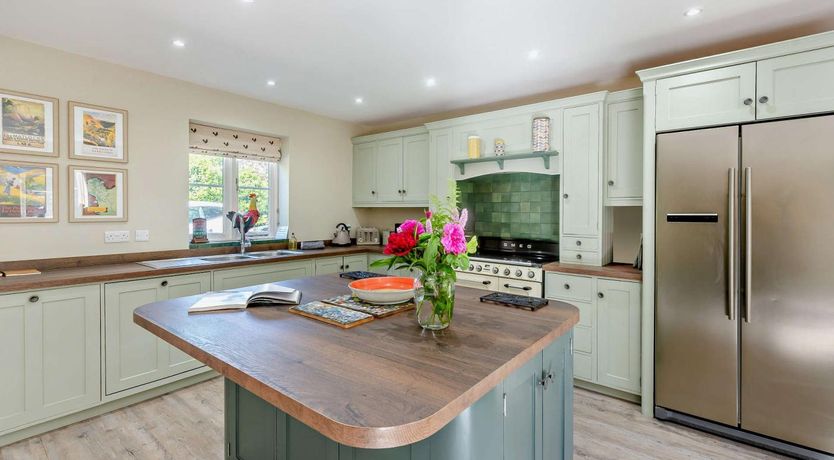 Photo of 4 Bed in Matlock