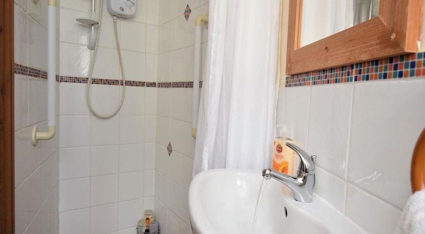 Photo of 2 Bed in Stonesfield