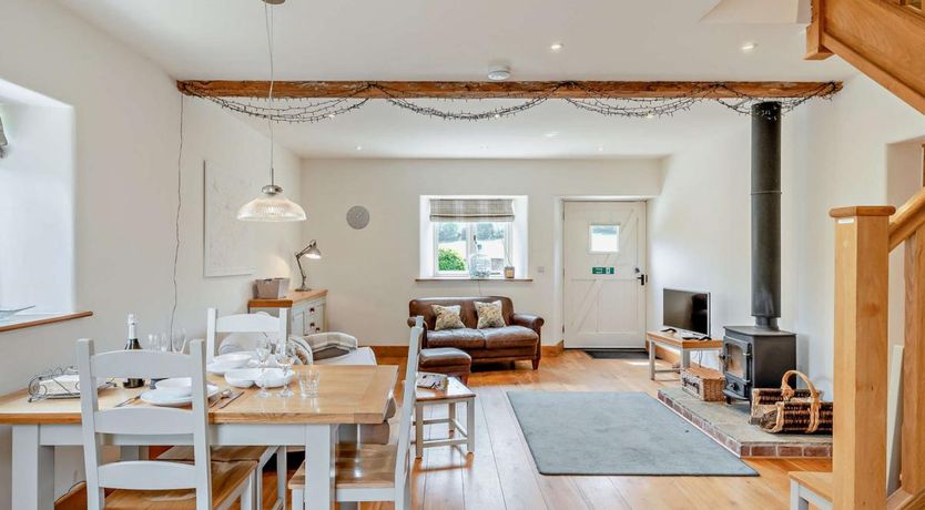 Photo of 1 Bed in Melbury Abbas