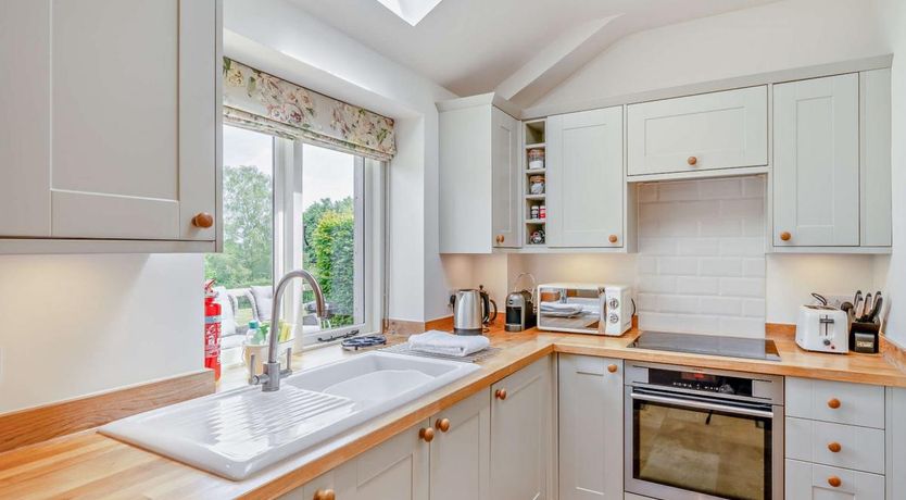 Photo of 1 Bed in Melbury Abbas