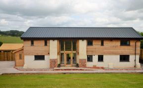 Photo of in Cadeleigh (48151)