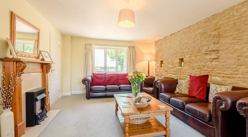 Photo of 4 Bed in Bampton