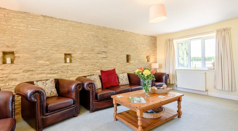 Photo of 4 Bed in Bampton