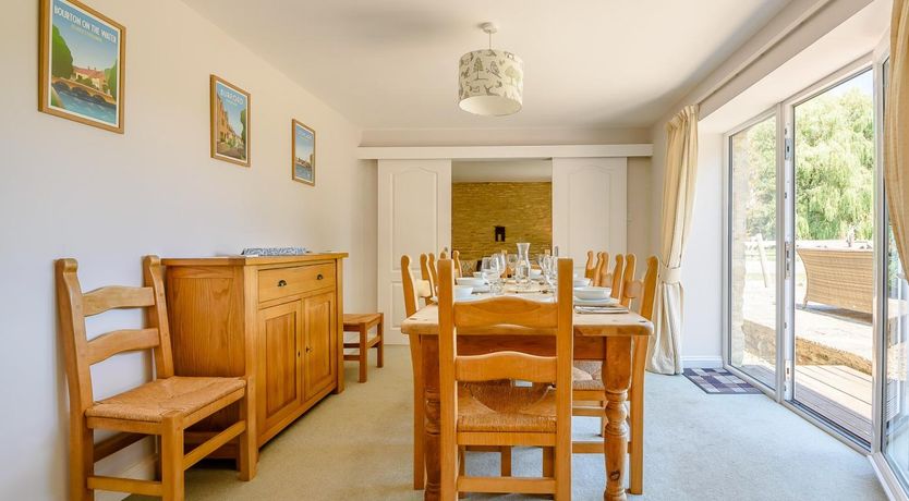 Photo of 4 Bed in Bampton