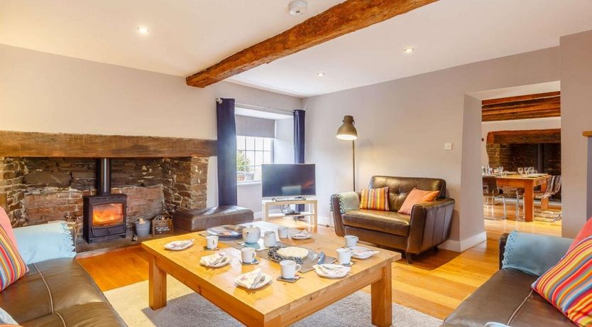 Photo of 4 Bed in Burrington