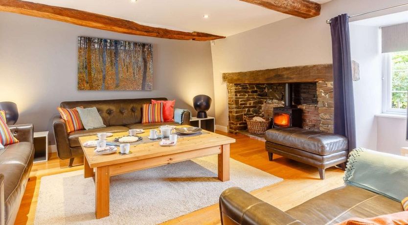 Photo of 4 Bed in Burrington