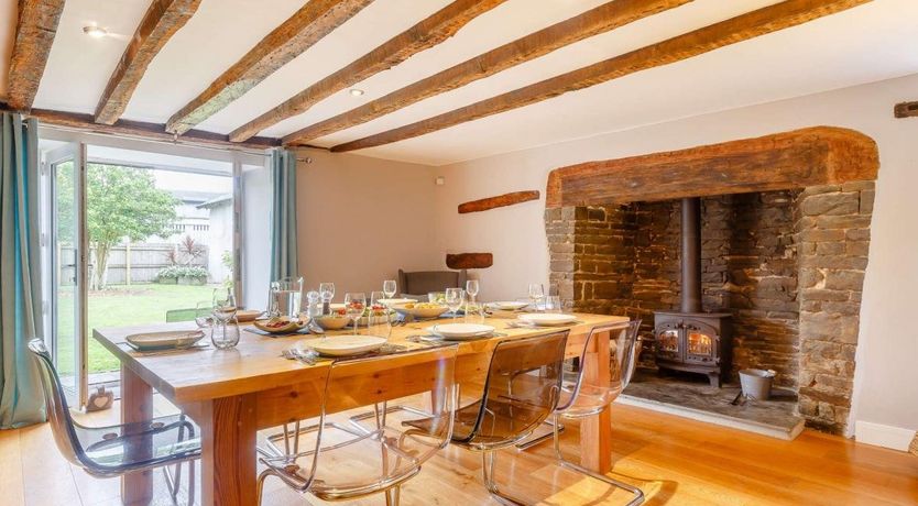 Photo of 4 Bed in Burrington