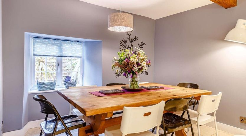 Photo of 4 Bed in Burrington