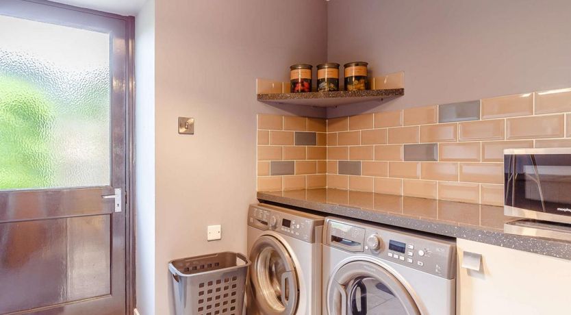 Photo of 4 Bed in Burrington