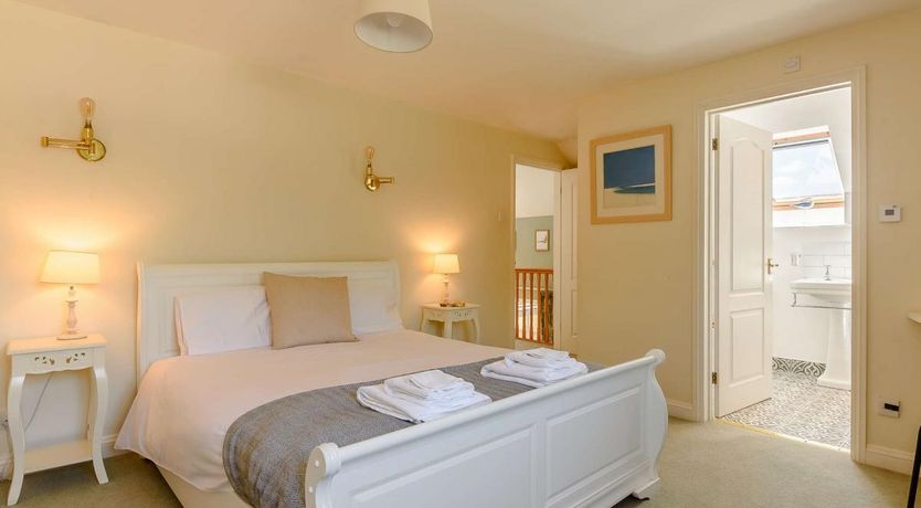 Photo of 5 Bed in Cote