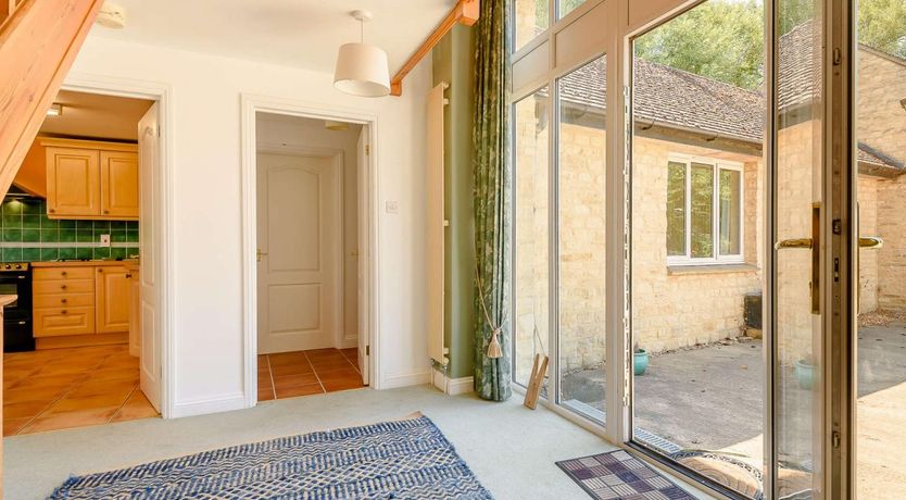 Photo of 5 Bed in Bampton