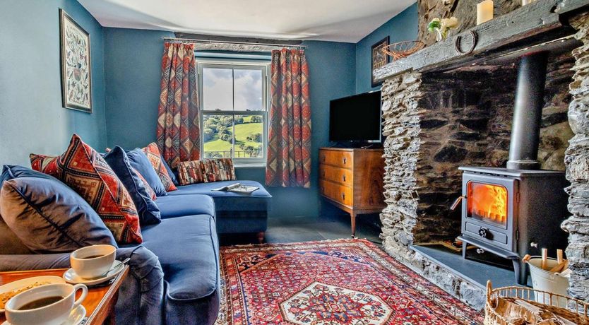 Photo of 5 Bed in Colwyn Bay