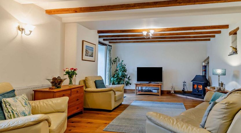 Photo of 4 Bed in Trevalga