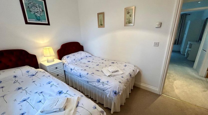 Photo of 2 Bed in Pembroke