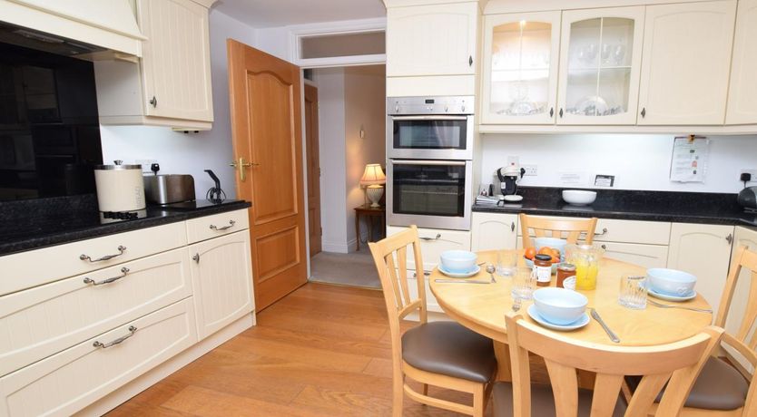 Photo of 2 Bed in Pembroke