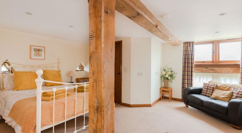 Photo of 6 Bed in Stonesfield