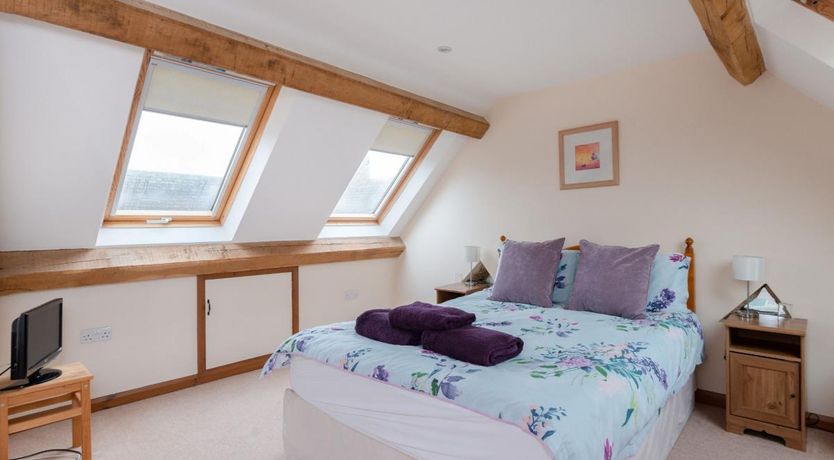 Photo of 6 Bed in Stonesfield