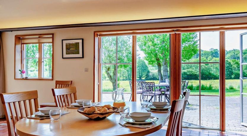 Photo of 3 Bed in Bells Yew Green