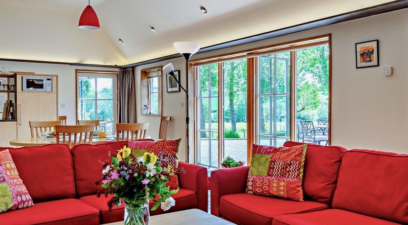 Photo of 3 Bed in Bells Yew Green