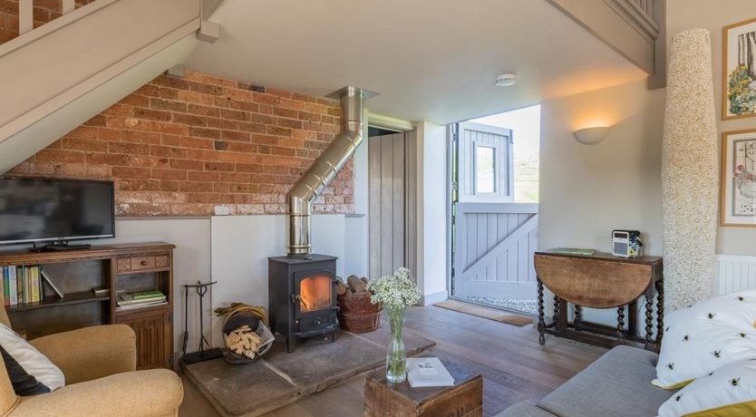 Photo of 2 Bed in Nash