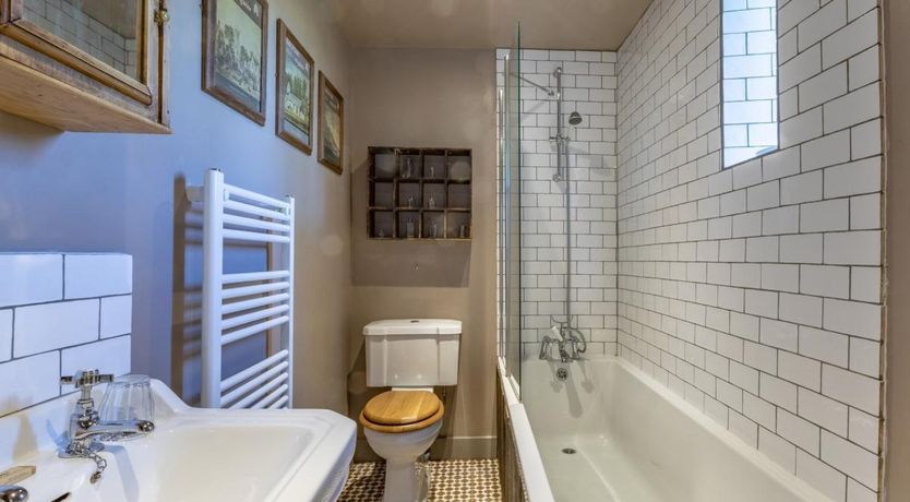 Photo of 2 Bed in Nash