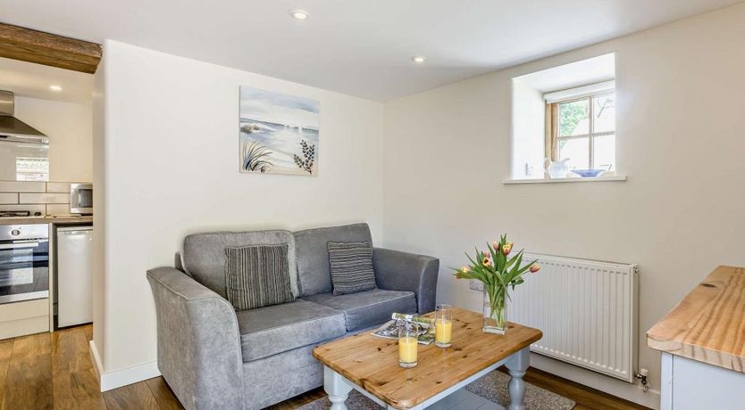Photo of 1 Bed in Higher Clovelly