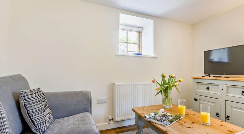 Photo of 1 Bed in Higher Clovelly