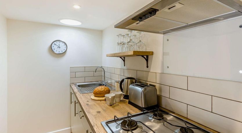 Photo of 1 Bed in Higher Clovelly