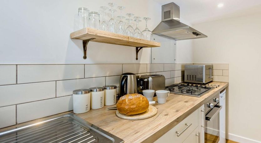 Photo of 1 Bed in Higher Clovelly