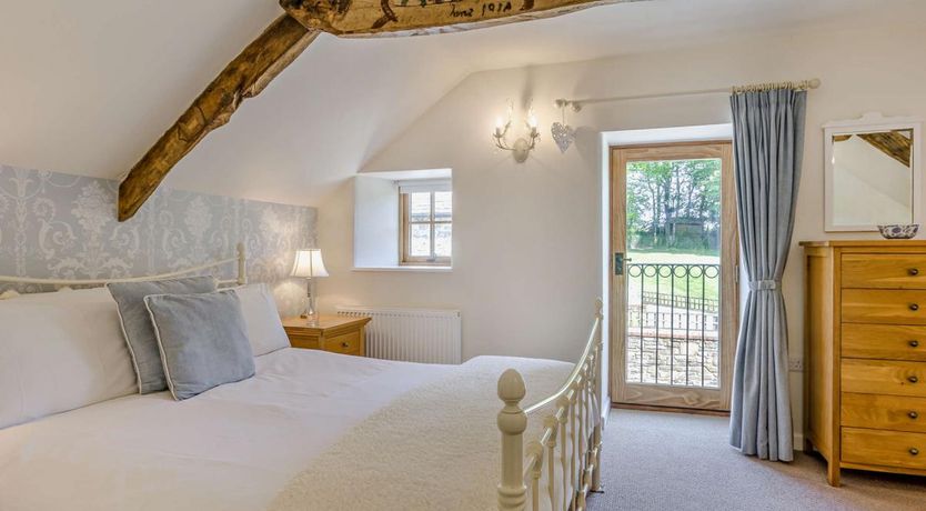 Photo of 1 Bed in Higher Clovelly