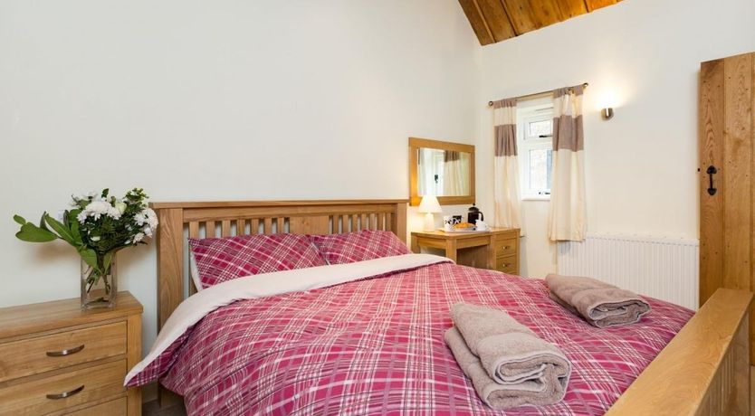 Photo of 5 Bed in Claydon