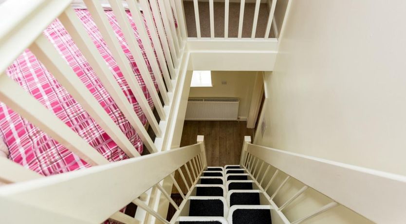 Photo of 5 Bed in Claydon