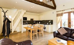 Photo of 5 Bed in Banbury